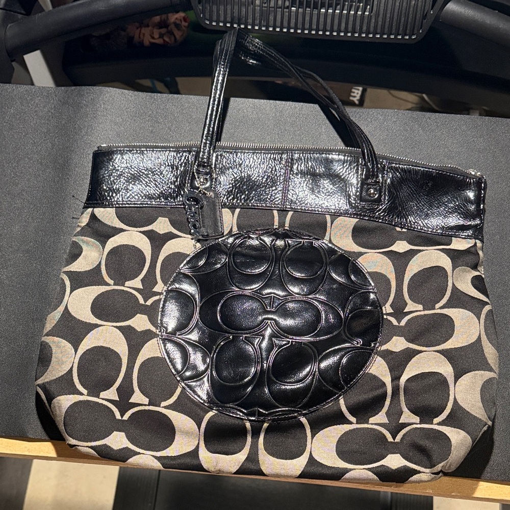 Like new Coach Black and Cream Signature Shoulder Bag